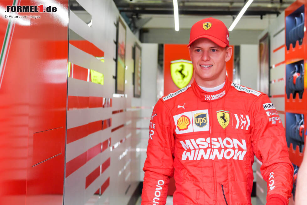 Foto zur News: Etwas mehr als zwölf Jahre nach dem letzten Ferrari-Renneinsatz seines Vaters Michael schlüpft Mick erstmals selbst in einen roten Rennoverall: Ferrari spendiert Schumacher den ersten Formel-1-Test!