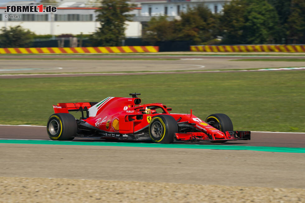 Foto zur News: Im Herbst 2020 unternimmt Schumacher in Fiorano eine Ausfahrt im Ferrari SF71H aus der Saison 2018, um sich auf seine bevorstehende Freitagsfahrt beim Eifel-Grand-Prix am Nürburgring vorzubereiten, aber ...