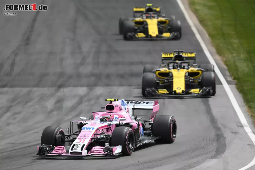 Foto zur News: Esteban Ocon (2): Hätte Force India seinen Boxenstopp nicht verpatzt, wäre er mutmaßlich &quot;Best of the Rest&quot; geworden. Mehr kann man nicht verlangen. So fiel er hinter die beiden Renaults zurück, die er zu Beginn noch unter Kontrolle hatte.