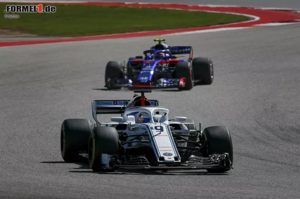 Foto zur News: Marcus Ericsson (4): Der Schwede fuhr ein solides Rennen und rückte durch die beiden Disqualifikationen in die Punkteränge auf. Aber es kristallisiert sich immer deutlicher heraus, dass er vom Talent her nicht mit Leclerc mitkommt. Negativ: Seine Qualifying-Schwäche hat er noch nicht überwunden.