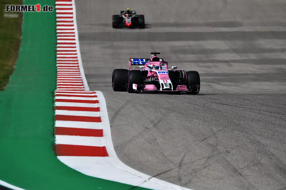 Foto zur News: Sergio Perez (3): Der Mexikaner stand das ganze Wochenende in Ocons Schatten. Sein Funkspruch, dass er schneller ist als der Teamkollege und man ihn bitte vorbeiwinken möge, mag inzwischen ein Running Gag sein. Tatsächlich schneller war er trotzdem nicht.