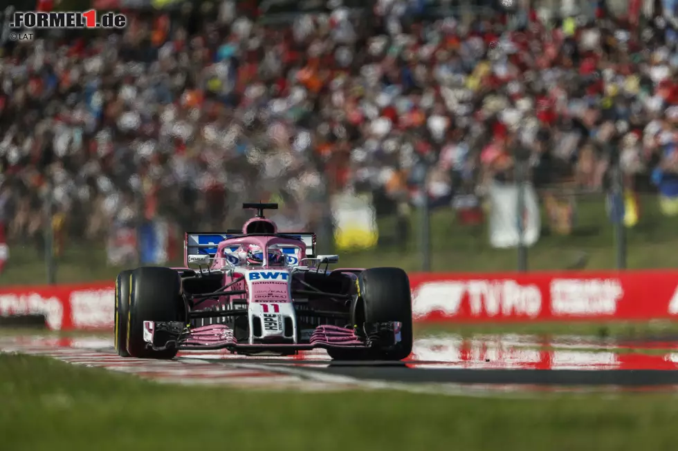 Foto zur News: Sergio Perez (4): Die Berichte über die Insolvenz seines Teams und Perez&#039; Beteiligung daran bestimmten sein Wochenende. Sportlich konnte sich der Mexikaner nicht in Szene setzen und war nach dem schwachen Qualifying (P19) im Rennen chancenlos. Die Kollision mit Leclerc am Start hätte er vermeiden können.