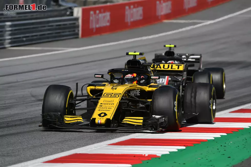 Foto zur News: Carlos Sainz (3): Im Qualifying schneller als Hülkenberg, zerbröselten seine Hoffnungen auf WM-Punkte genauso schnell wie die Reifen. Der Renault zerfrisst die Gummis offenbar schneller als alle anderen Autos. Daher benoten wir die wenig berauschende Vorstellung im Rennen gnädig.