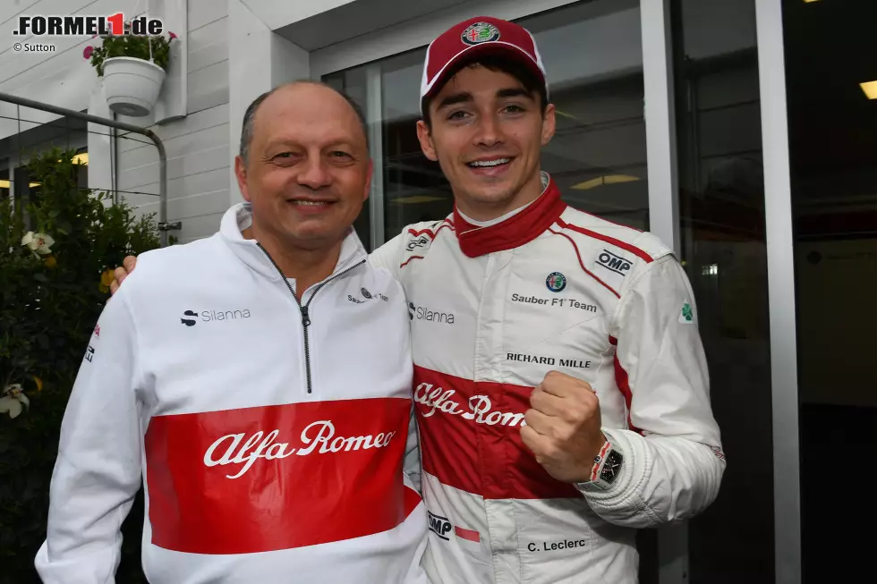 Foto zur News: Charles Leclerc (1): Viel gescholten, aber jetzt hat er es endlich mal hinbekommen: Baku ist Leclerc-Land, das wissen Formel-2-Fans schon seit 2017. Bereits am Freitag in den Longruns mischte er vorne mit. Warum es plötzlich besser geht? Weil er sich beim Set-up stärker an Ericsson orientiert. Und Leclerc hat einfach mehr Talent.