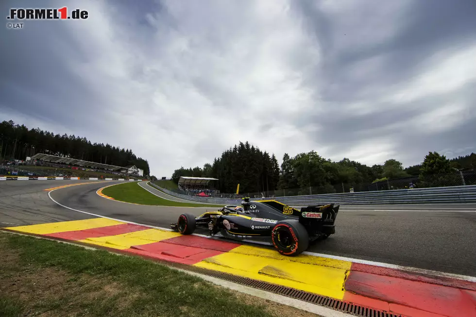 Foto zur News: Carlos Sainz (4): Eigentlich lief der Renault dank eines neuen Unterbodens - für eine Hochgeschwindigkeitsstrecke - ganz okay. Aber Sainz konnte das nie umsetzen. Sein Q1-Aus schiebt er auf ein (plötzlich) unfahrbares Auto. Aber auch der Totalumbau über Nacht konnte nichts mehr bewirken.