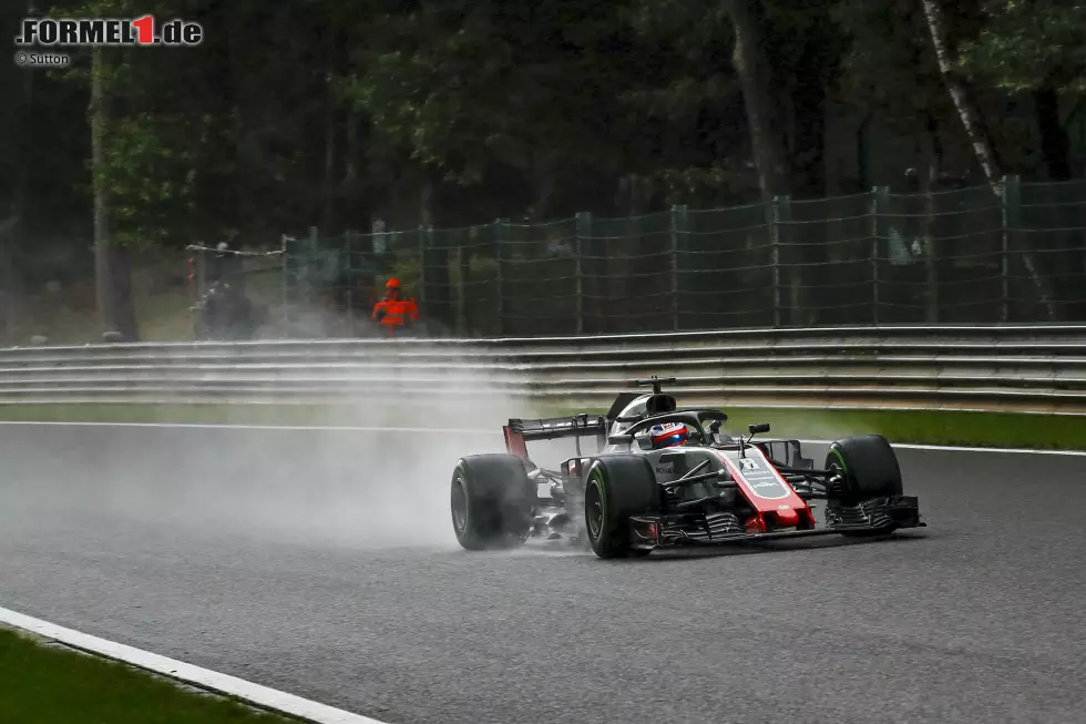 Foto zur News: Romain Grosjean (3): So langsam erholt sich der Haas-Routinier von den &quot;Brain-Fades&quot; der ersten Saisonhälfte. Im Qualifying hat er vom Pech anderer Leute profitiert, aber Fünfter muss man erst einmal werden. Und im Rennen hat er das rausgeholt, was rauszuholen war. Hart an der Grenze zur 2!