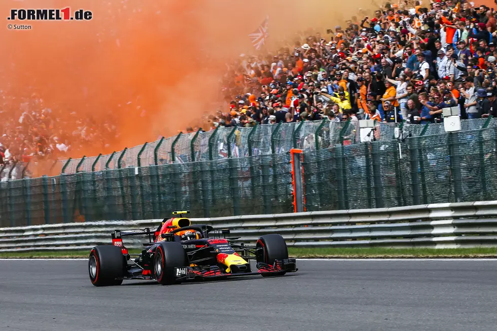 Foto zur News: Max Verstappen (2): Das Qualifying hat Red Bull am Taschenrechner verwachst und nicht der Holländer im Cockpit. Und im Rennen hatte er den Fehler eh schnell korrigiert. Konsequent, wie er sich nach vorne arbeitete. Mehr ging nicht als das Podium. Auftrag erfüllt - 24 Jahre nach Papa Jos!