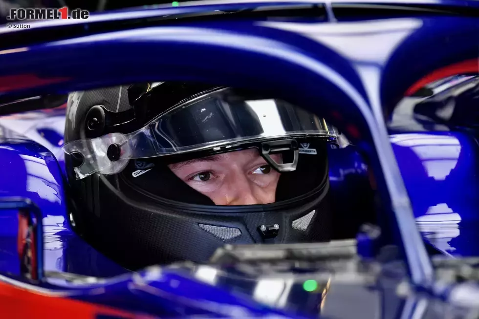 Foto zur News: Mit einem auffällig unauffälligem Helm gibt Daniil Kwjat sein Comeback bei Toro Rosso ...