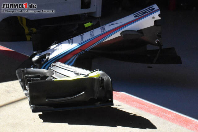 Foto zur News: Nase des Williams FW41 mit "Segel" in der Seitenansicht. Wenn nicht am Auto montiert, ist die gesamte Form des Segels besser erkennbar.