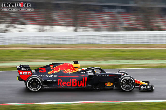 Foto zur News: Am ersten Testtag war Red Bull zeitweise ohne die seitlichen Luftleitbleche an der Schulter des Seitenkastens unterwegs, was uns spannende Einblicke auf die eigentliche Form der Seitenkästen gab.