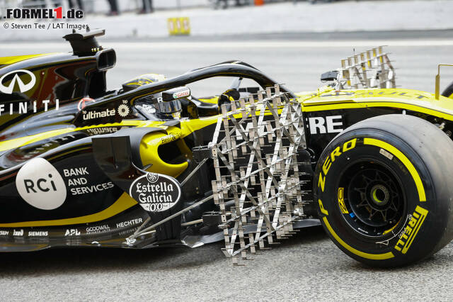 Foto zur News: Eine andere Perspektive auf die Sensoren-"Wand", die Renault in Barcelona auf die Strecke brachte. Hier ist gut zu erkennen, welch großen Bereich die Messgeräte eigentlich abdecken.