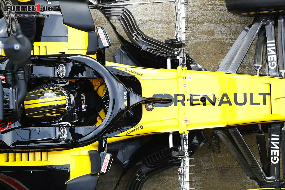 Foto zur News: Diese Aufnahme von oben zeigt anschaulich, wie filigran die Windabweiser am Renault R.S.18 aufgebaut sind. Das große Thema hierbei ist, die Verwirbelungen hinter den Vorderrädern möglichst gering zu halten und gleichzeitig eine bestmögliche Anströmung des Hecks zu erzielen.