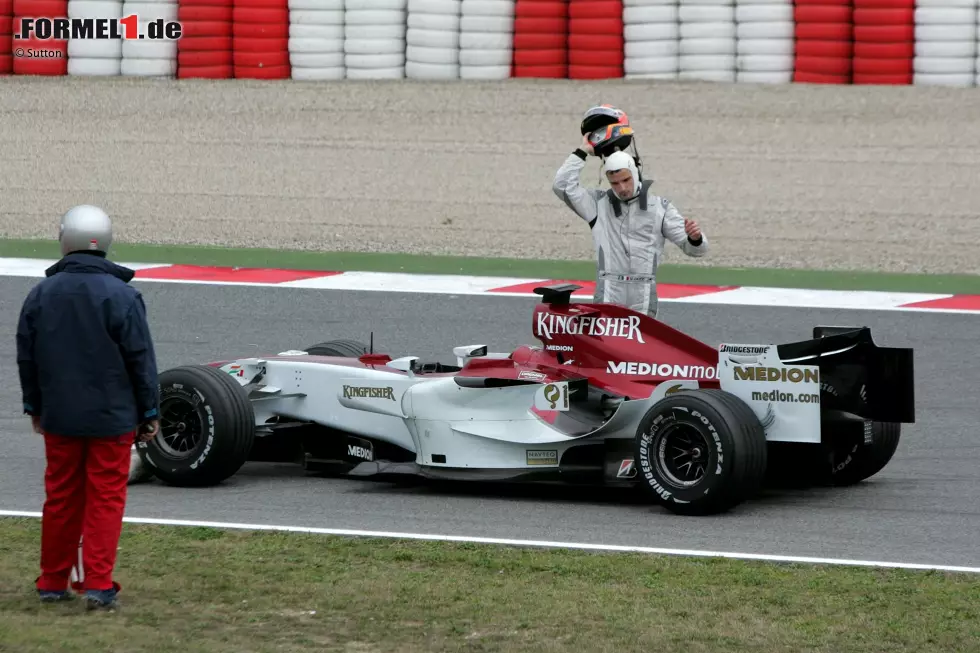 Foto zur News: ... heißt das Team offiziell Force India und tritt mit neuen Farben zu den ersten Testfahrten an. Doch nur ...