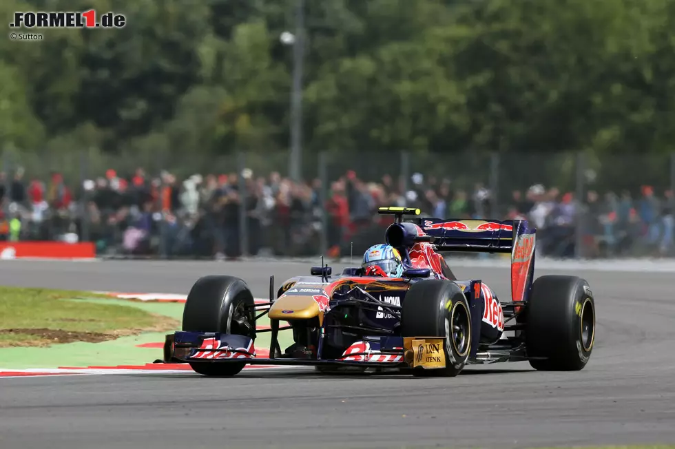 Foto zur News: 2011: Toro-Rosso-Ferrari STR6 - Fahrer: Sebastien Buemi/Jaime Alguersuari