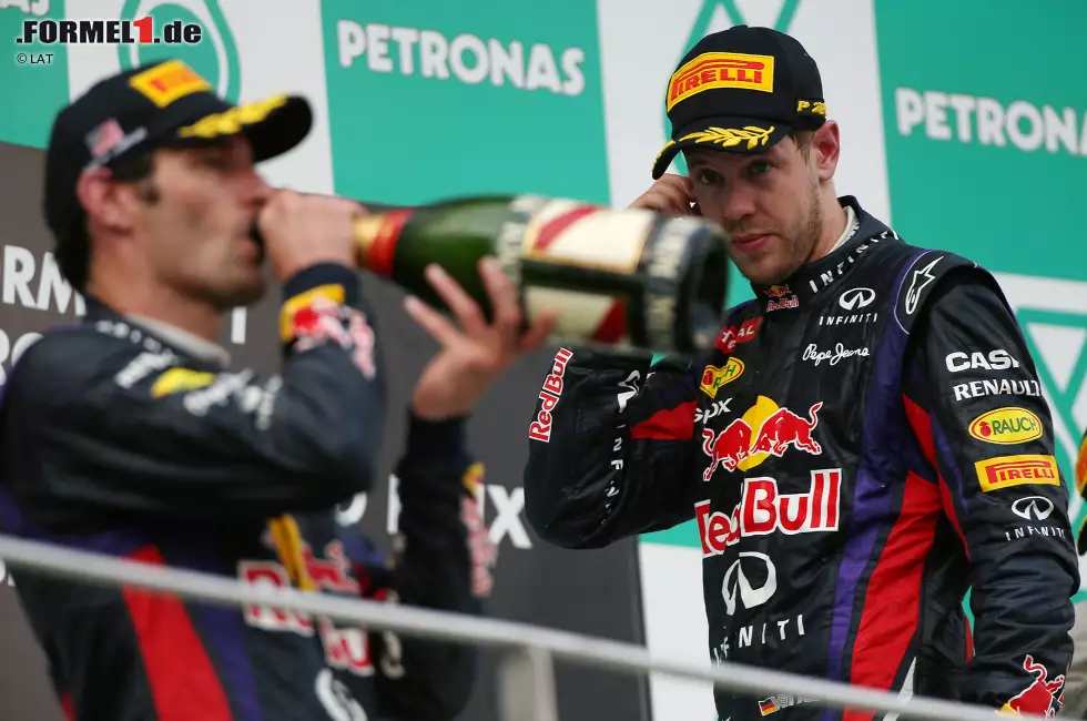 Foto zur News: Unmittelbar nach dem Rennen entschuldigt sich Vettel öffentlich bei Webber und dem Team. Doch der Australier verrät Jahre später in seiner Biografie, dass Vettel nach dem pikanten Vorfall sogar seine Anwälte einschaltete. Die Beziehung der beiden ist am Tiefpunkt angekommen, am Ende des Jahres beendet Webber seine Formel-1-Karriere.