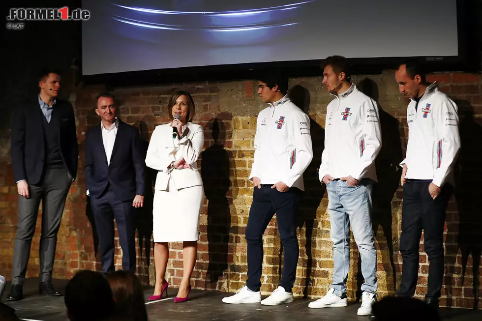 Foto zur News: Von links nach rechts: Moderator Jake Humphrey, Technikdirektor Paddy Lowe, Teamchefin Claire Williams, die Fahrer Lance Stroll und Sergei Sirotkin sowie Testfahrer Robert Kubica.