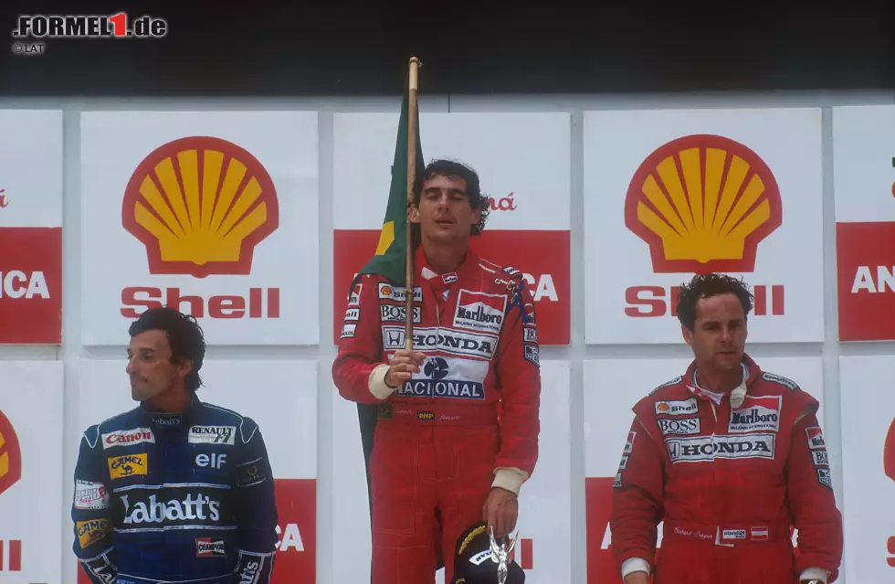 Foto zur News: In Brasilien durfte nicht nur Alonso seinen ersten WM-Titel (2005) feiern, auch Ayrton Senna gewann vor Heimpublikum. Daran erinnert sich auch Sebastian Vettel noch, als wäre es gestern gewesen: &quot;Mein Vater war großer Formel-1-Fan. Das erste Rennen, an das ich mich erinnere, ist Sennas Sieg in Brasilien.&quot;