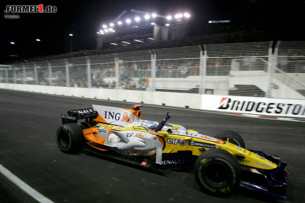 Foto zur News: Fernando Alonso - Startplatz 15 (Singapur 2008)