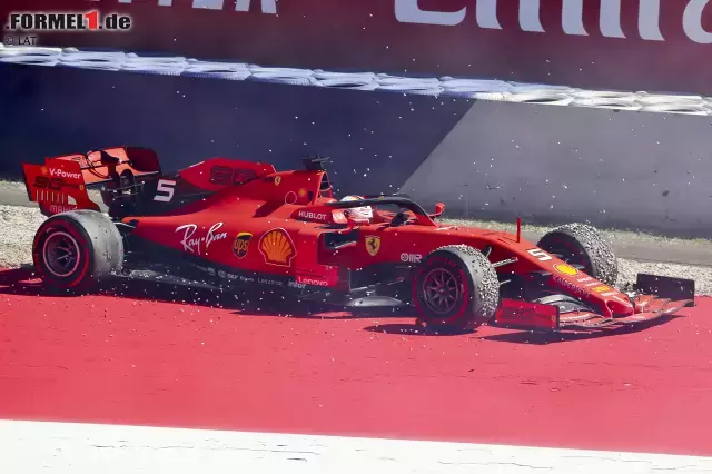 Foto zur News: Er kommt kurz vor der Bande im Kiesbett zum Stehen und kann sogar aus eigener Kraft weiterfahren. Ein wilder Freitagnachmittag am Red Bull Ring.