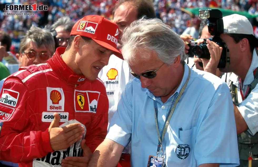 Foto zur News: Mit Michael Schumacher.