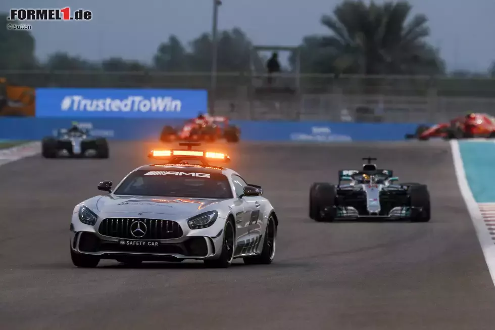 Foto zur News: Restarts: Bei Restarts im Anschluss an Safety-Car-Phasen darf nun erst ab der Ziellinie überholt werden. Bisher galt die Regel: Überholen ist ab der vorgelagerten Safety-Car-Linie erlaubt.