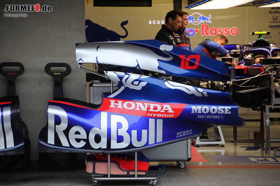 Foto zur News: Toro Rosso STR14: Motorhaube