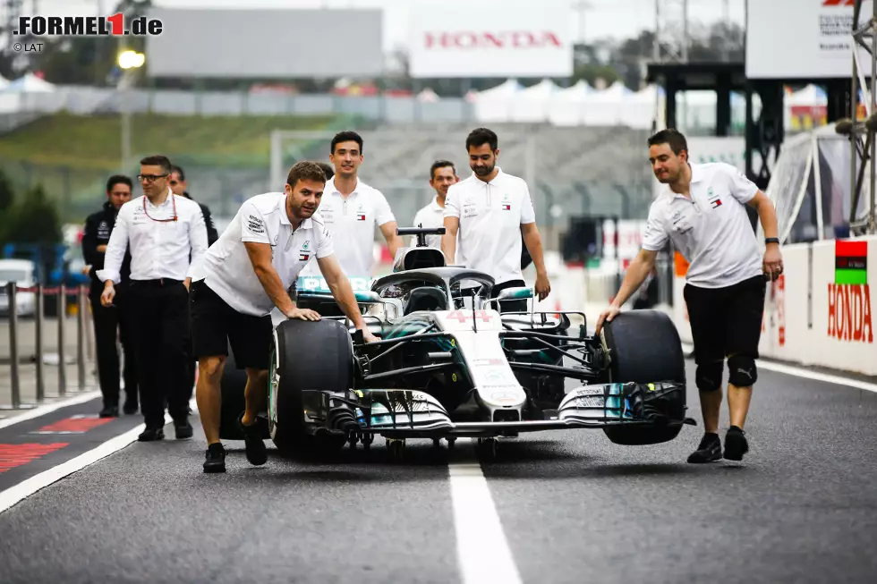 Foto zur News: 7. Teams prüfen Autos selbst: Bislang hat die FIA die Autos vor einem Rennevent abgenommen, jetzt sollen die Teams das Scrutineering selbst erledigen und spätestens 18 Stunden vor dem 1. Freien Training eine Erklärung abgeben, dass das Auto den Regeln entspricht. Kontrolliert wird im Laufe des Wochenendes natürlich trotzdem.