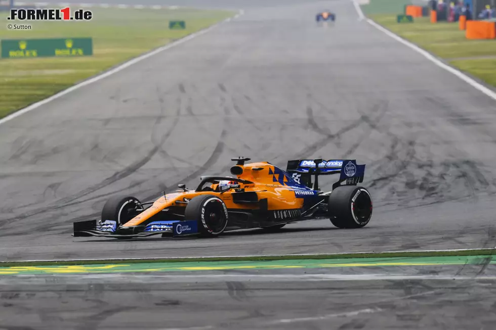 Foto zur News: Carlos Sainz (3): Der Routinier hatte in Schanghai die gleichen Probleme wie Norris, was den Speed angeht. Nach wie vor macht er seine Sache als Teamleader bei McLaren gut. Es scheint ihm zu gelingen, die Rolle des Red-Bull-Juniors abzulegen. Auch wenn China nicht das beste Rennen für ihn war.