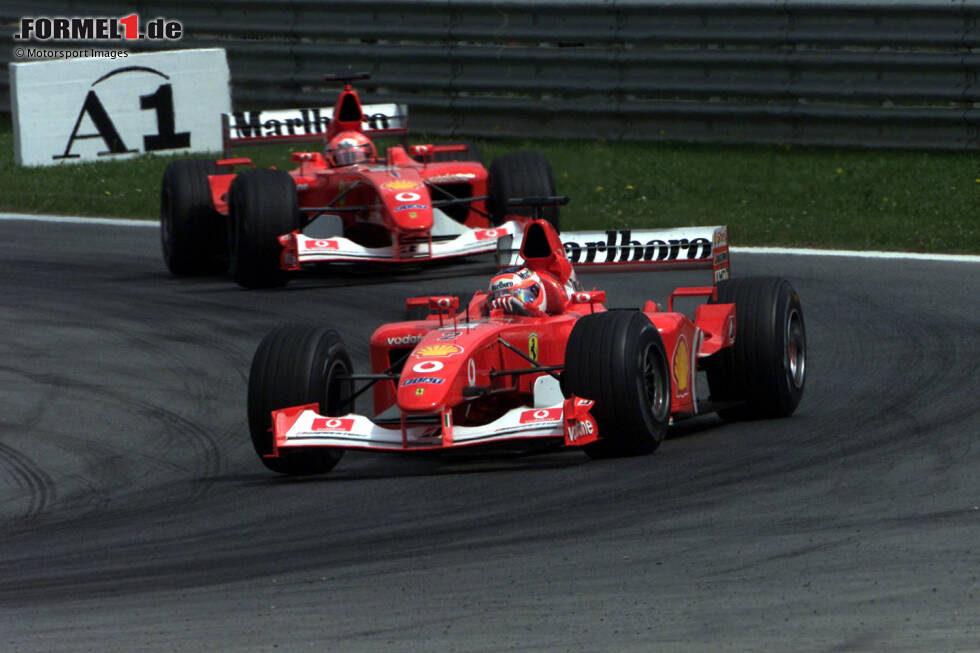 Foto zur News: 2002-2003: Ferrari F2002; Fahrer: Rubens Barrichello, Michael Schumacher