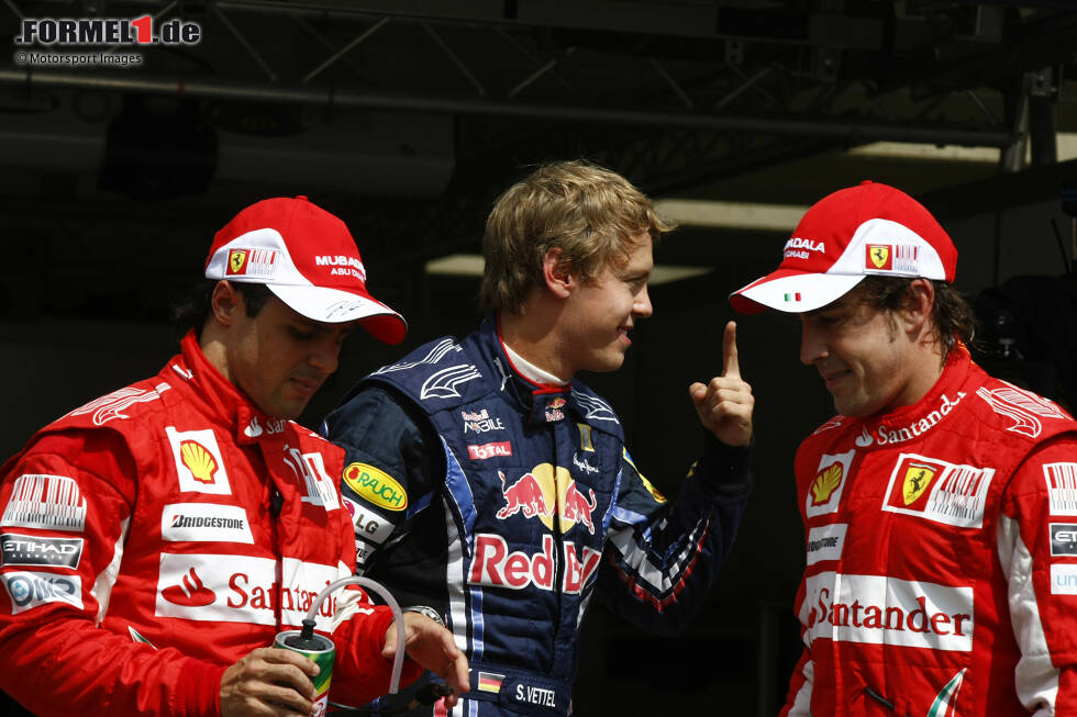 Foto zur News: 3. Deutschland 2010, Sebastian Vettel vor Fernando Alonso - 0,002 Sekunden: Beim Heimspiel in Hockenheim kann Vettel seinen WM-Rivalen Alonso hauchdünn besiegen. Das Rennen gewinnt jedoch der Spanier - allerdings umstritten. &quot;Fernando is faster than you&quot;, hört Felipe Massa am Funk. Stallorder ist damals verboten.