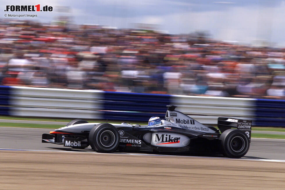 Foto zur News: 2001: McLaren-Mercedes MP4-16; Fahrer: Mika Häkkinen, David Coulthard