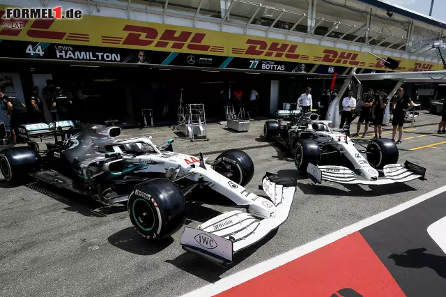 Foto zur News: Beide Boliden werden den Grand Prix von Deutschland im Spezialdesign bestreiten. Die weiße Nasenspitze symbolisiert die Anfangsjahre ...