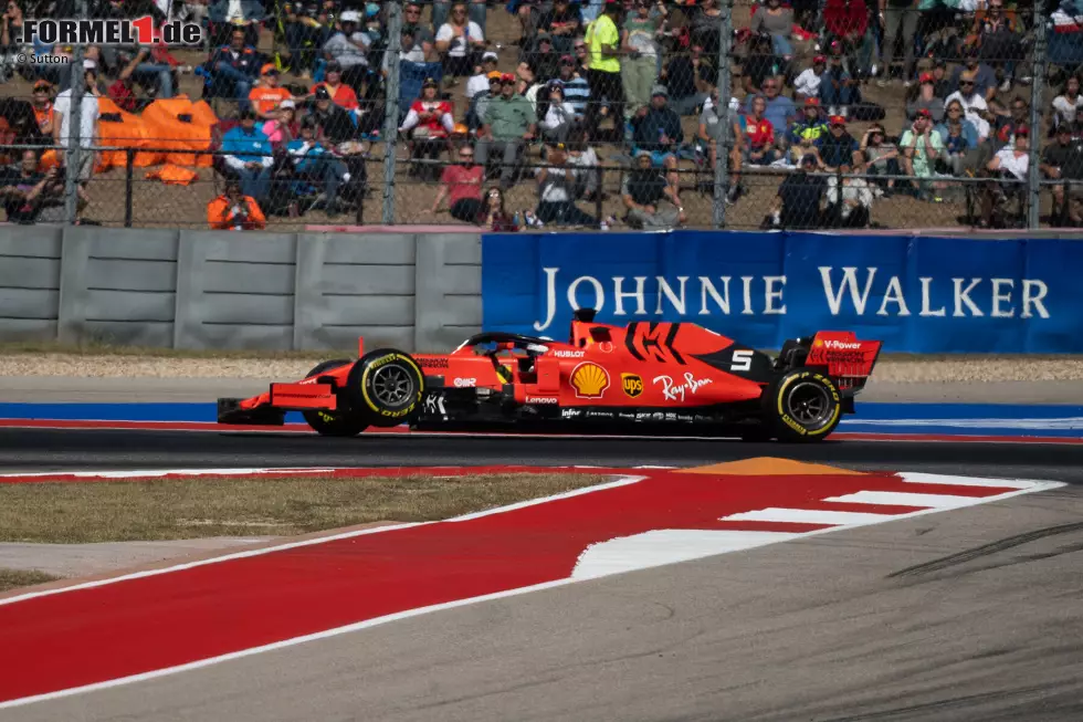 Foto zur News: Sebastian Vettel (2): Weil der Ferrari mutmaßlich von der ersten Runde an kaputt war, sehen wir gnädig über die ersten eineinhalb Runden hinweg. Über den Ausfall ebenso. Somit bleibt effektiv nur ein bärenstarkes Qualifying stehen, in dem er die Pole hauchdünn verpasst hat.