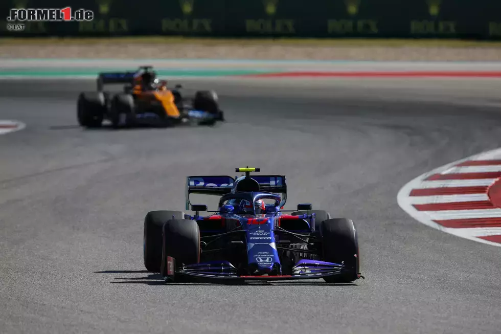 Foto zur News: Pierre Gasly (3): Im Finish hatte er nicht das nötige Rennglück, um seine starke Leistung mit Punkten zu krönen. Seit er zu Toro Rosso degradiert wurde, blüht er regelrecht auf. Liegt das nur am Auto, das besser zu seinem Fahrstil passt - oder ist es auch eine mentale Geschichte?