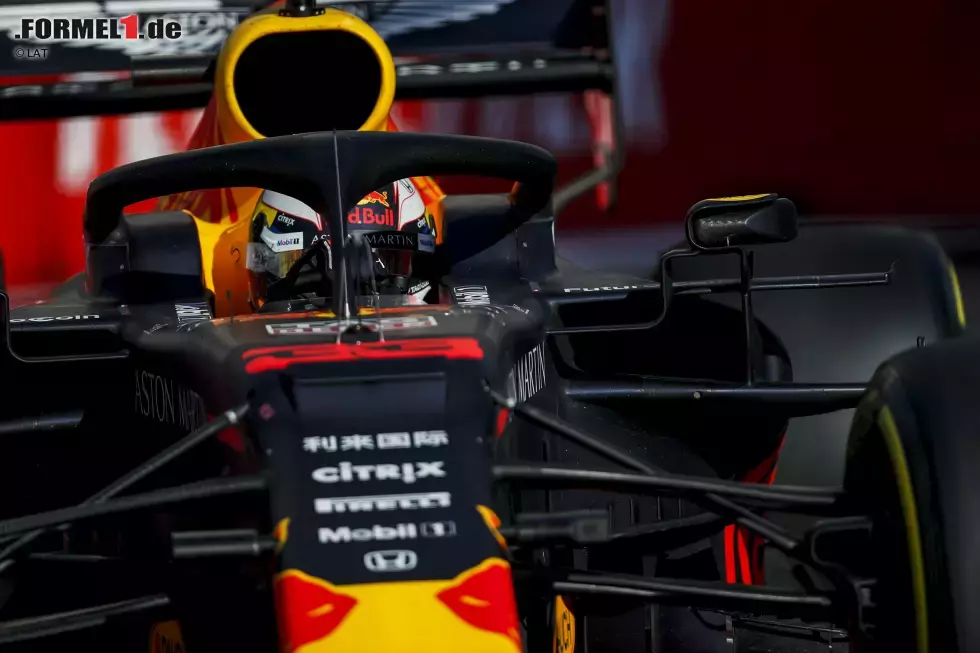 Foto zur News: Max Verstappen (2): Er hat es nach dem Grand Prix selbst gesagt: Platz vier ist aktuell das Maximum für den Red Bull. Das hat er auch in Baku in Qualifying und Rennen wieder herausgeholt. Wie zuletzt immer eine fehlerfreie Leistung. Für eine 1 fehlt das &quot;Sahnehäubchen&quot;.