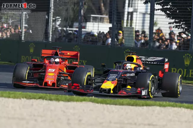 Foto zur News: Max Verstappen (2): Zunächst sah es so aus, als sei Red Bull wieder nur dritte Kraft. Aber nach dem Wechsel auf die Medium-Reifen legte Verstappen ein sehr hohes Tempo an den Tag - und bewies allen anderen, dass man in Melbourne sehr wohl überholen kann, nämlich sogar Vettel im Ferrari. Platz drei ist ein gerechter Lohn.