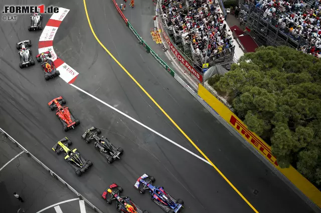 Foto zur News: Daniel Ricciardo (2): Dass er Monaco nicht gewinnen würde, war diesmal von Anfang an klar. Aber nach einem bis dahin gemischten Wochenende fuhr Ricciardo ab Q3 in Hochform. Selbst am Start gewann er eine Position, P5 schien machbar. Bis ihm die Renault-Box das Rennen kaputtgemacht hat.