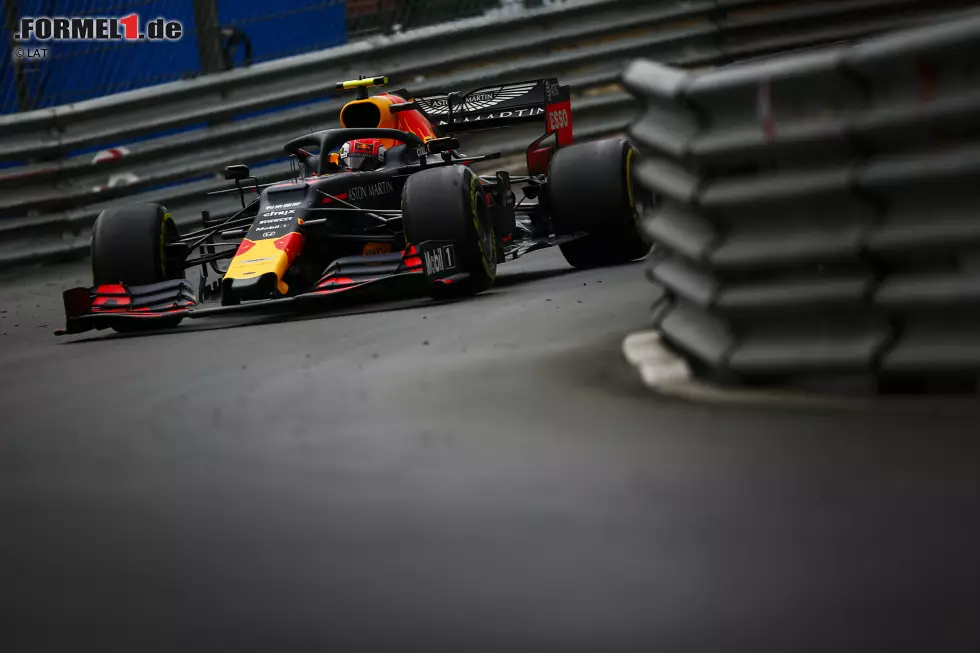 Foto zur News: Pierre Gasly (3): Der Aufwärtstrend des Franzosen hält an. In den Trainings ist er näher an Verstappen dran als am Saisonbeginn. Im Rennen holte er sich mit frischen Reifen routiniert den Bonuspunkt für die schnellste Runde ab. Aber machen wir uns nichts vor: Er ist immer noch die Nummer 2 bei Red Bull.