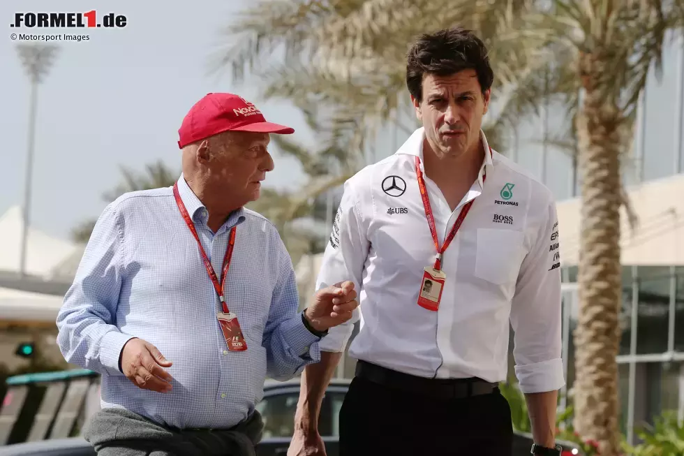 Foto zur News: Toto Wolff (Mercedes-Sportchef): &quot;Niki wird immer eine der größten Legenden unseres Sports bleiben. Er verkörperte Heldentum, Menschlichkeit und Aufrichtigkeit auf und abseits der Strecke. Er hinterlässt eine tiefe Lücke in der Formel 1. Wir werden ihn als Stimme der Vernunft sehr vermissen.&quot;