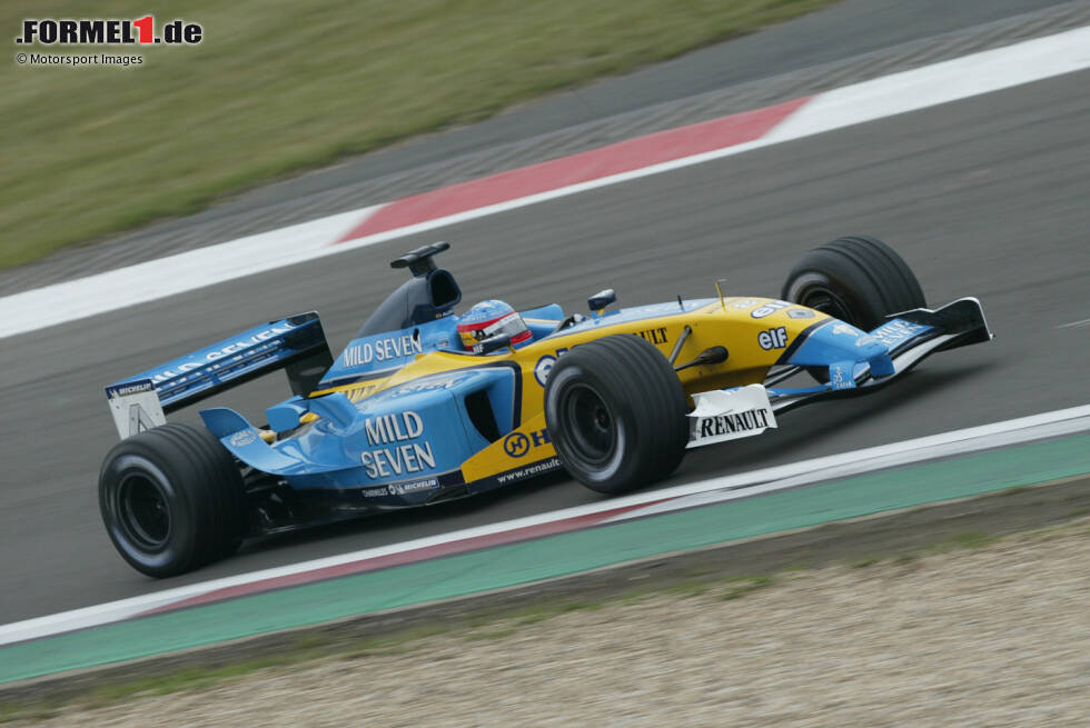 Foto zur News: 2003: Renault R23 - Fahrer: Fernando Alonso, Jarno Trulli