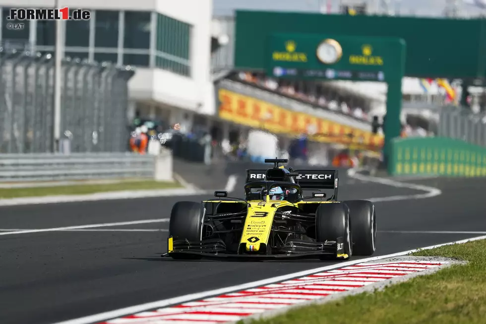 Foto zur News: Daniel Ricciardo (3): Qualifying verhauen und nach Strafe von ganz hinten gestartet, Aufholjagd endete schließlich hinter Magnussen auf P14. Hart und gut gekämpft, aber die Ansprüche von Renault sind ganz andere. Das gilt auch für ...