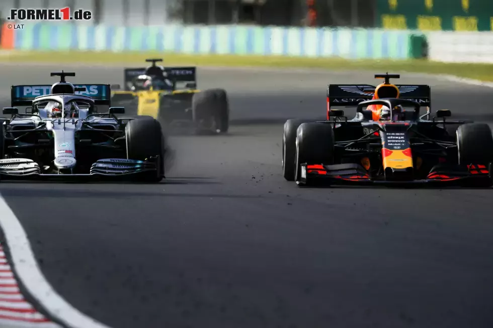 Foto zur News: Max Verstappen (1): Erste Pole-Position der Karriere, dazu Hamilton am Sonntag auf der Strecke bezwungen. Dass der Brite doch noch vorbeikam, hatte er nur der Strategie zu verdanken. Verstappen ahnte im Cockpit schon, dass ihn das das Rennen kosten würde. Da war es aber schon zu spät. Hätte selbst nicht mehr machen können.