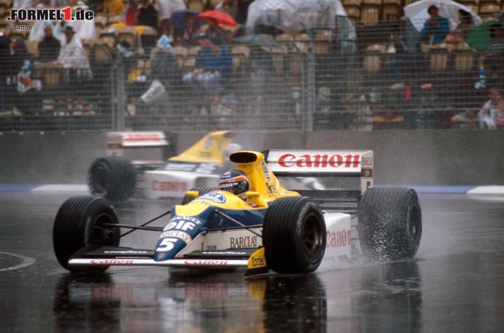 Foto zur News: Der FW13 bringt Williams (mit Renault-Werksmotoren) zurück auf die Siegerstraße, als Thierry Boutsen, ein belgischer Regenspezialist, den Grand Prix von Kanada gewinnt.