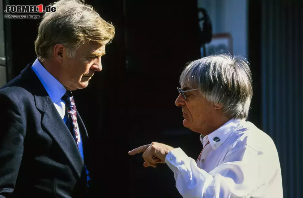 Foto zur News: Geführt wurde der Sport im Jahr 2000 von Bernie Ecclestone. Er war Geschäftsführer der FOM (Formula One Management) und arbeitete eng mit dem damaligen FIA-Präsidenten Max Mosley zusammen. Zwei Personen, die im Fahrerlager heute sehr fehlen: Rennleiter Charlie Whiting und Rennarzt Professor Sid Watkins.