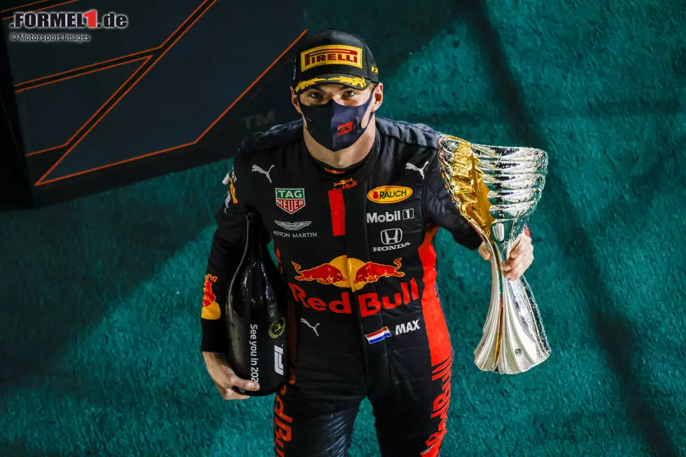 Foto zur News: Max Verstappen (1): Wenn Norris die 1 bekommt, dann war es bei Verstappen eine 1 mit Sternchen. An diesem Wochenende in einer eigenen Liga unterwegs, das kennt man so sonst meistens nur von Hamilton. Einziger Wermutstropfen: Ex-Teamkollege Ricciardo schnappte ihm am Ende die schnellste Runde noch weg. Er wird es verkraften können.