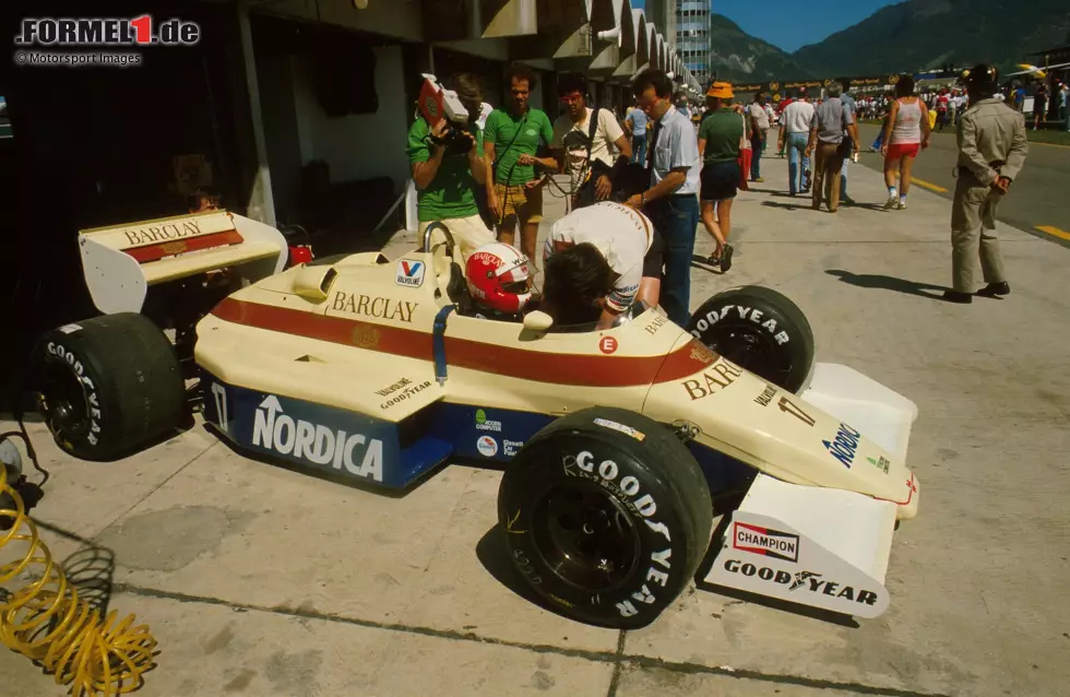 Foto zur News: Kleine Randnotiz für die deutschsprachigen Leser: Ein gewisser Marc Surer fährt in Rio für Arrows, qualifiziert sich als 25. für das Rennen und beendet dieses als Achter.