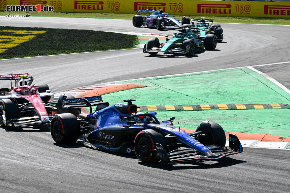 Foto zur News: Top: Nyck de Vries. Weil Alexander Albon 2022 in Monza ausfällt, kommt der Niederländer überraschend zu seinem Formel-1-Debüt. Obwohl er erst am Samstag in den Williams steigt, qualifiziert er sich vor Teamkollege Nicholas Latifi, holt zwei Punkte - und wird für seinen starken Auftritt mit einem Stammcockit 2023 bei AlphaTauri belohnt!