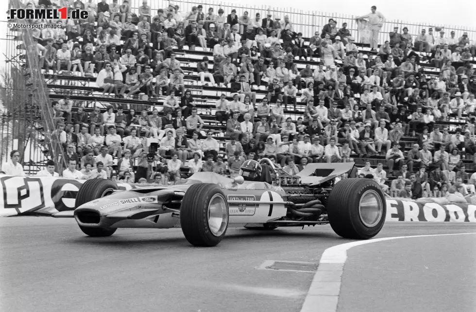 Foto zur News: Monte Carlo 1969: Seinen letzten Formel-1-Sieg erzielt Graham Hill standesgemäß in Monaco, wo er bis heute einer der erfolgreichsten Fahrer ist. 1969 ist er bereits 40 Jahre alt.