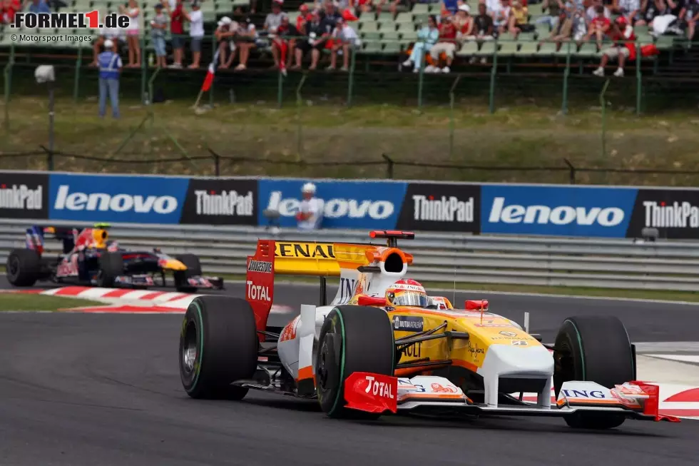 Foto zur News: 2009: In der entscheidenden Phase des Qualifyings zum Ungarn-Grand-Prix fällt die Zeitnahme aus. Ein Kabel soll kaputtgegangen sein. Fahrer und Teams rätseln, wer auf der Poleposition steht. Nach dem Restart der Zeitnahme ist es Fernando Alonso.