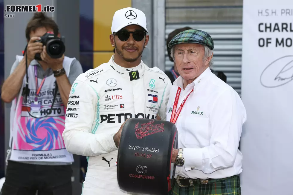 Foto zur News: Jackie Stewart: &quot;Ich gratuliere Lewis Hamilton zu seinem bemerkenswerten Erfolg, Michael Schumachers Rekord übertroffen zu haben. Lewis hat eine beeindruckende Karriere hingelegt, vom Kartsport über seine Zeit bei Ron Dennis und McLaren bis hin zu Mercedes. Ich ziehe meinen Hut vor seinen beträchtlichen Leistungen.&quot;